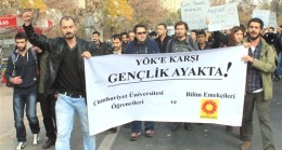 Sivas’ta öğrenciler YÖK’ü protesto etti