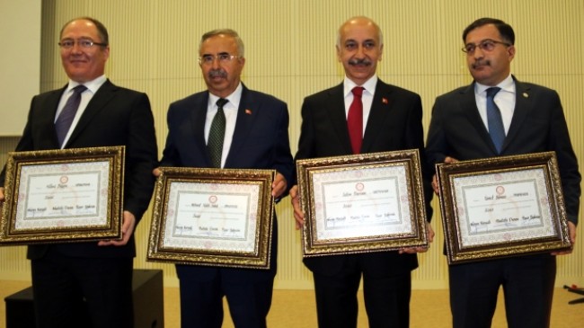 AKP’li vekiller mazbatalarını aldı