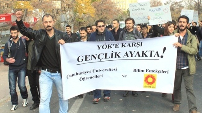 Sivas’ta öğrenciler YÖK’ü protesto etti