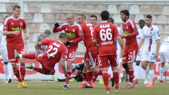 Sivasspor’dan mutlu kapanış: 3-1
