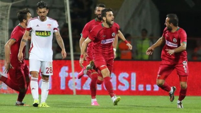 Sivasspor kupada 3. lig ekibine elendi